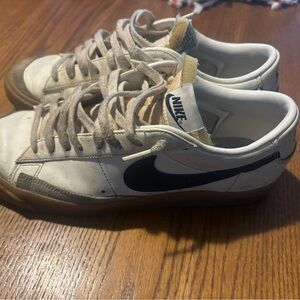 Size 10 Low top Blazers